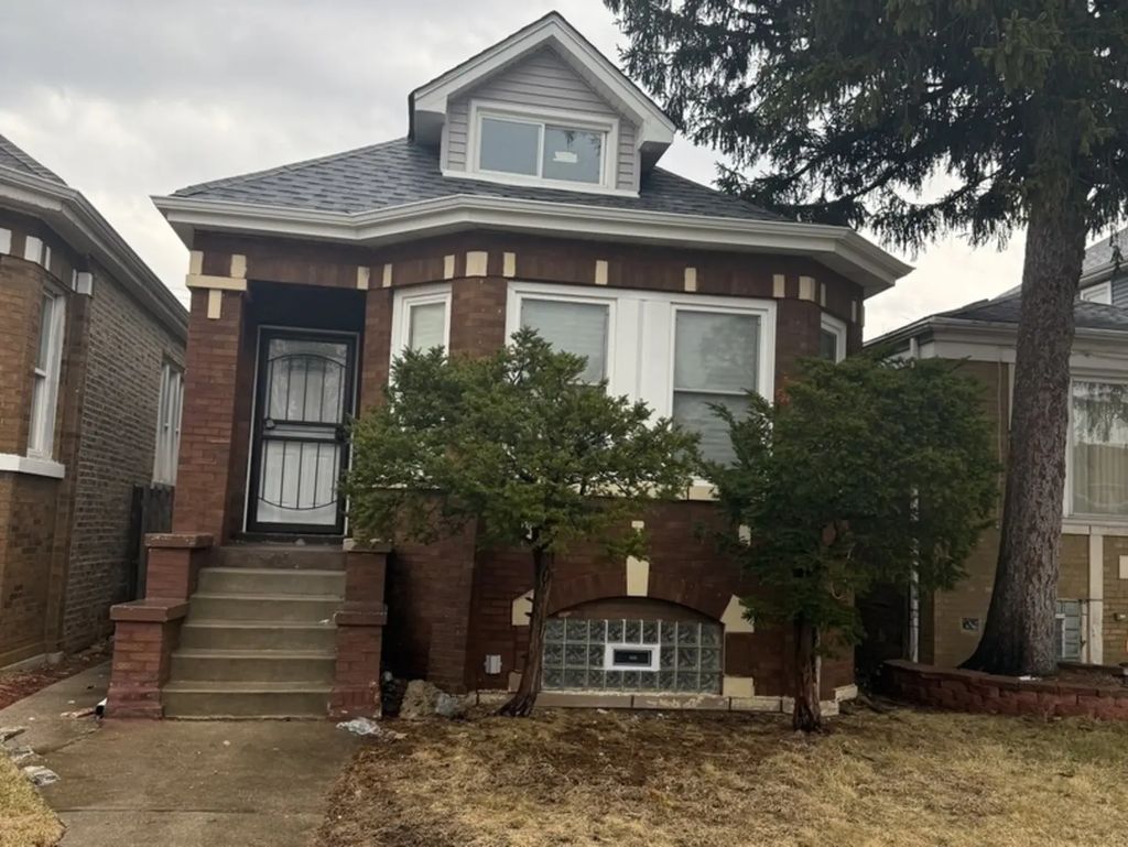 8219 S Honore Street, Chicago