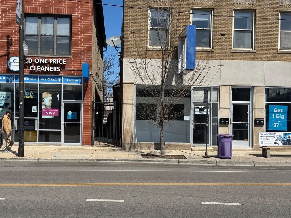 2008 W Chicago Avenue, Chicago