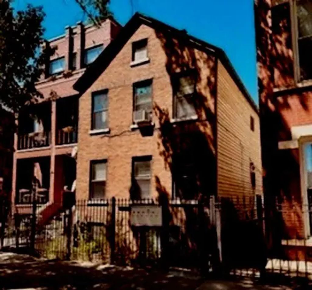 1542 W Thomas Street, Chicago