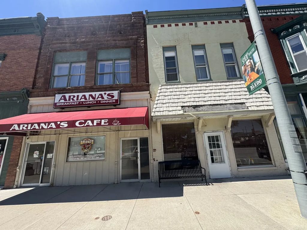 213 S College Avenue, Aledo