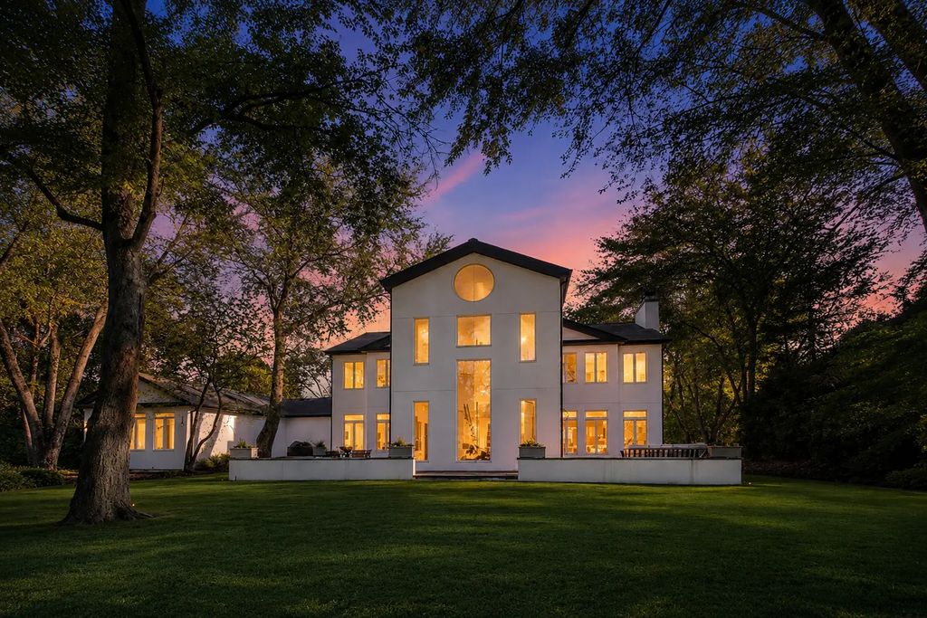 790 W Deerpath Road, Lake Forest, 60045