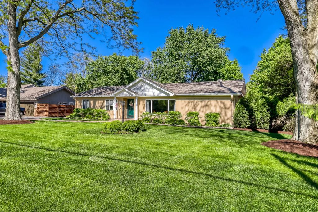 8035 Wolf Road, La Grange