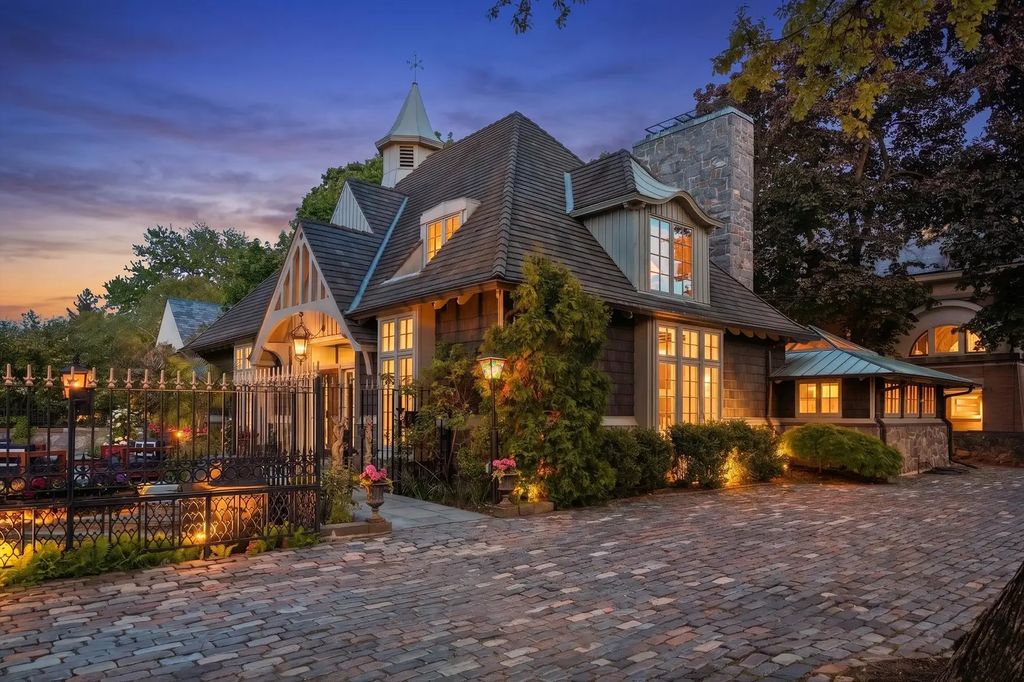 1319 Forest Avenue, Evanston