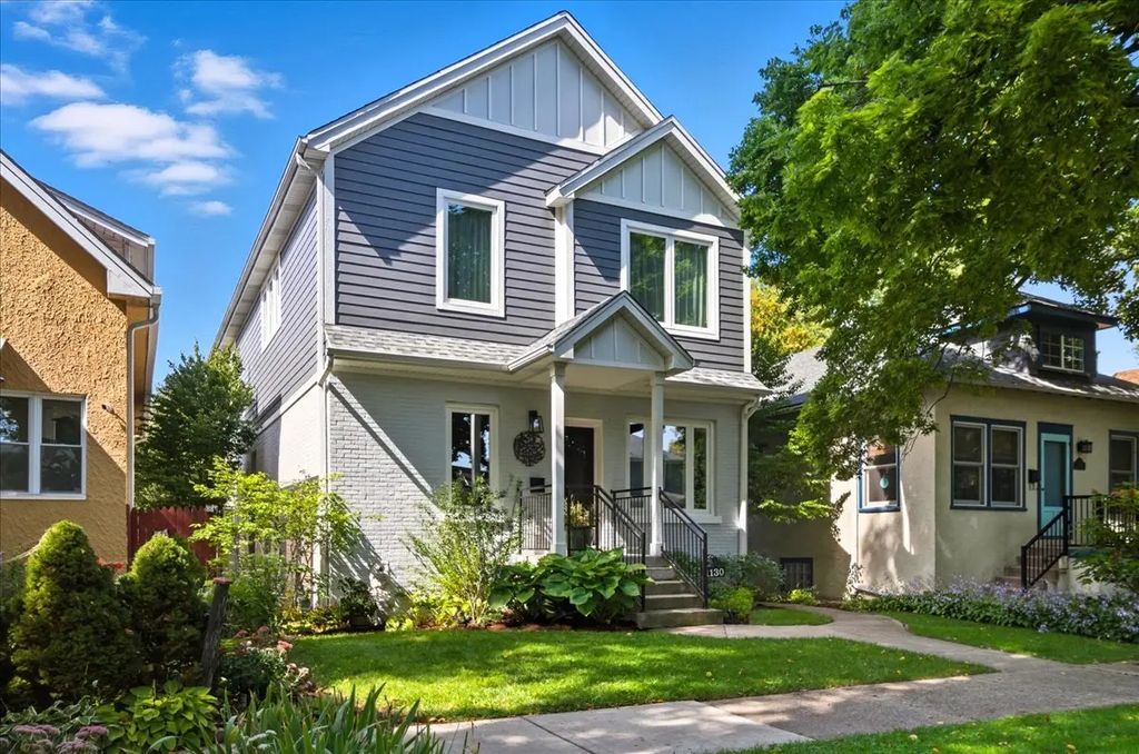 1130 Dewey Avenue, Evanston