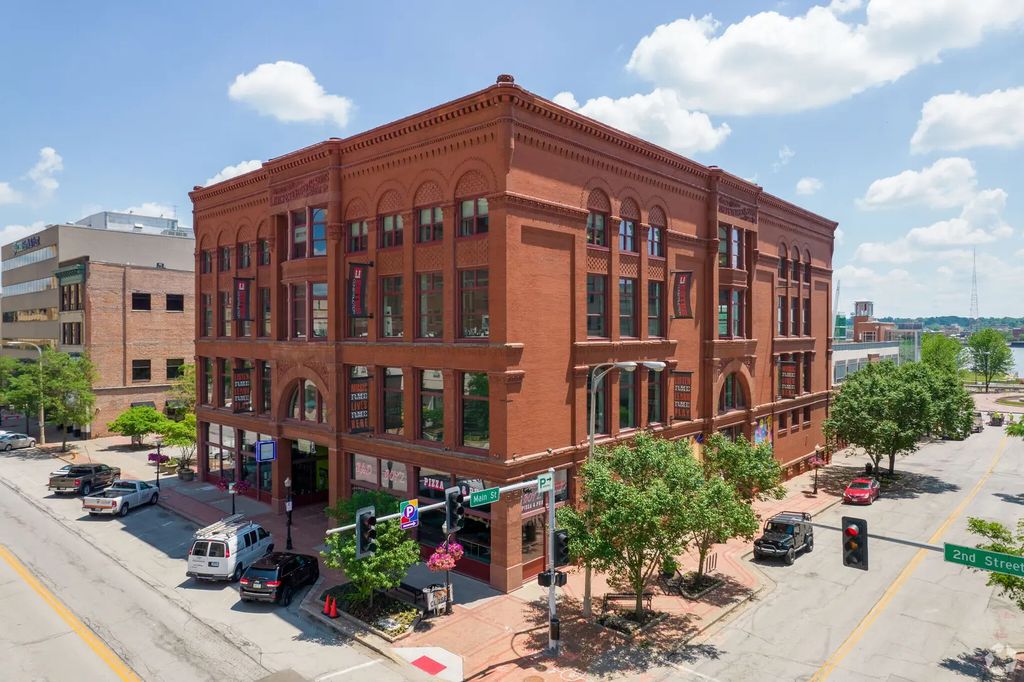 131 W 2nd Street 1a, Davenport