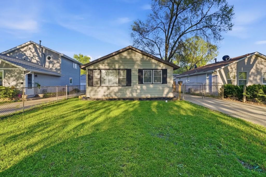 125 Bellevue Drive, Round Lake Park
