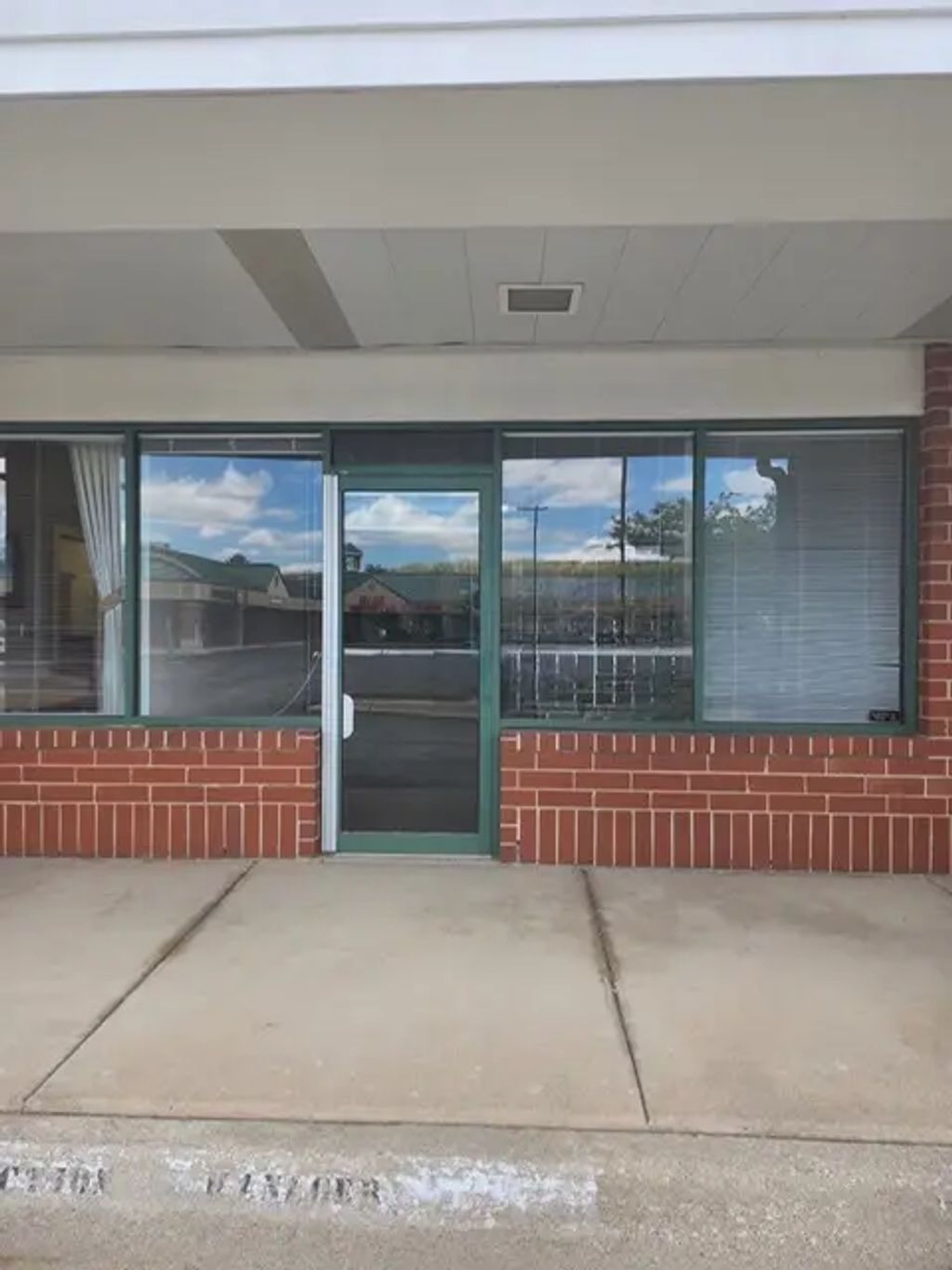 1550 Maple Avenue E, Lisle
