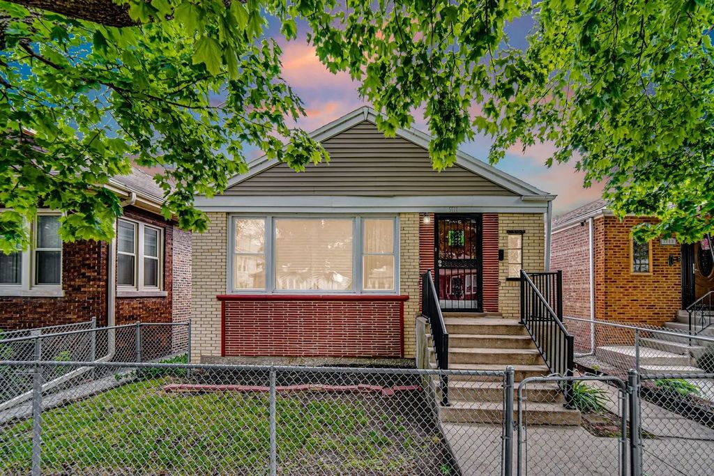 9111 S Kingston Avenue, Chicago