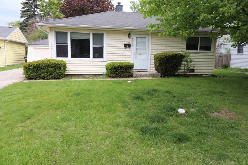 2702 Saint James Street, Rolling Meadows