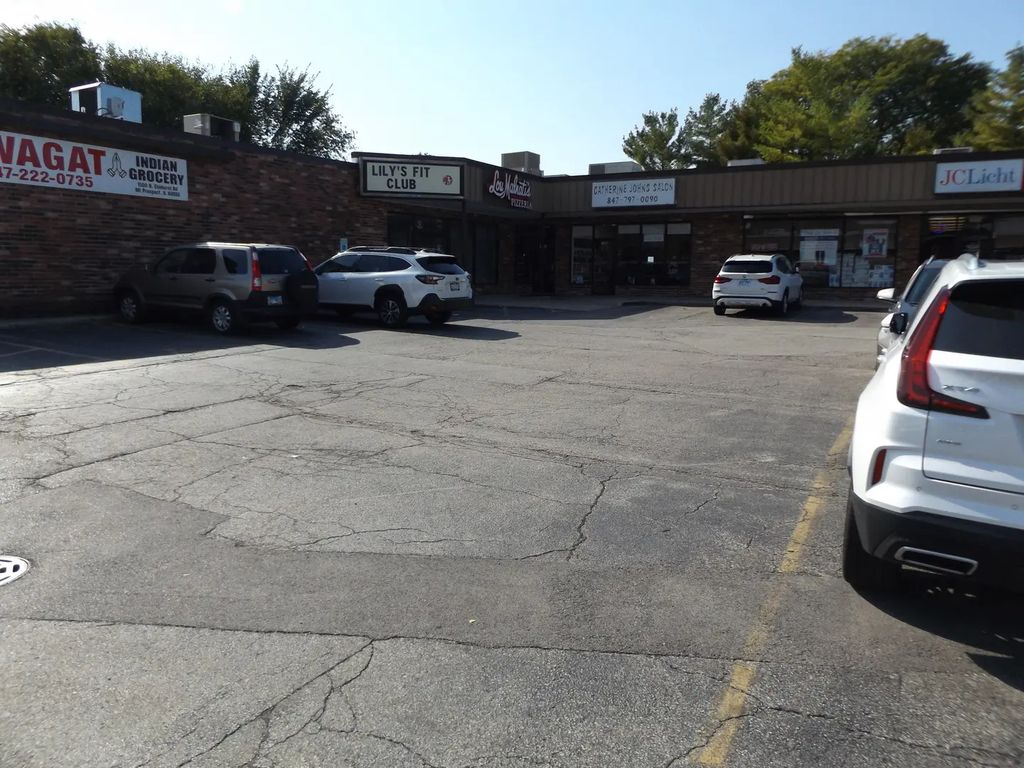 1502 N Elmhurst Road, Mount Prospect