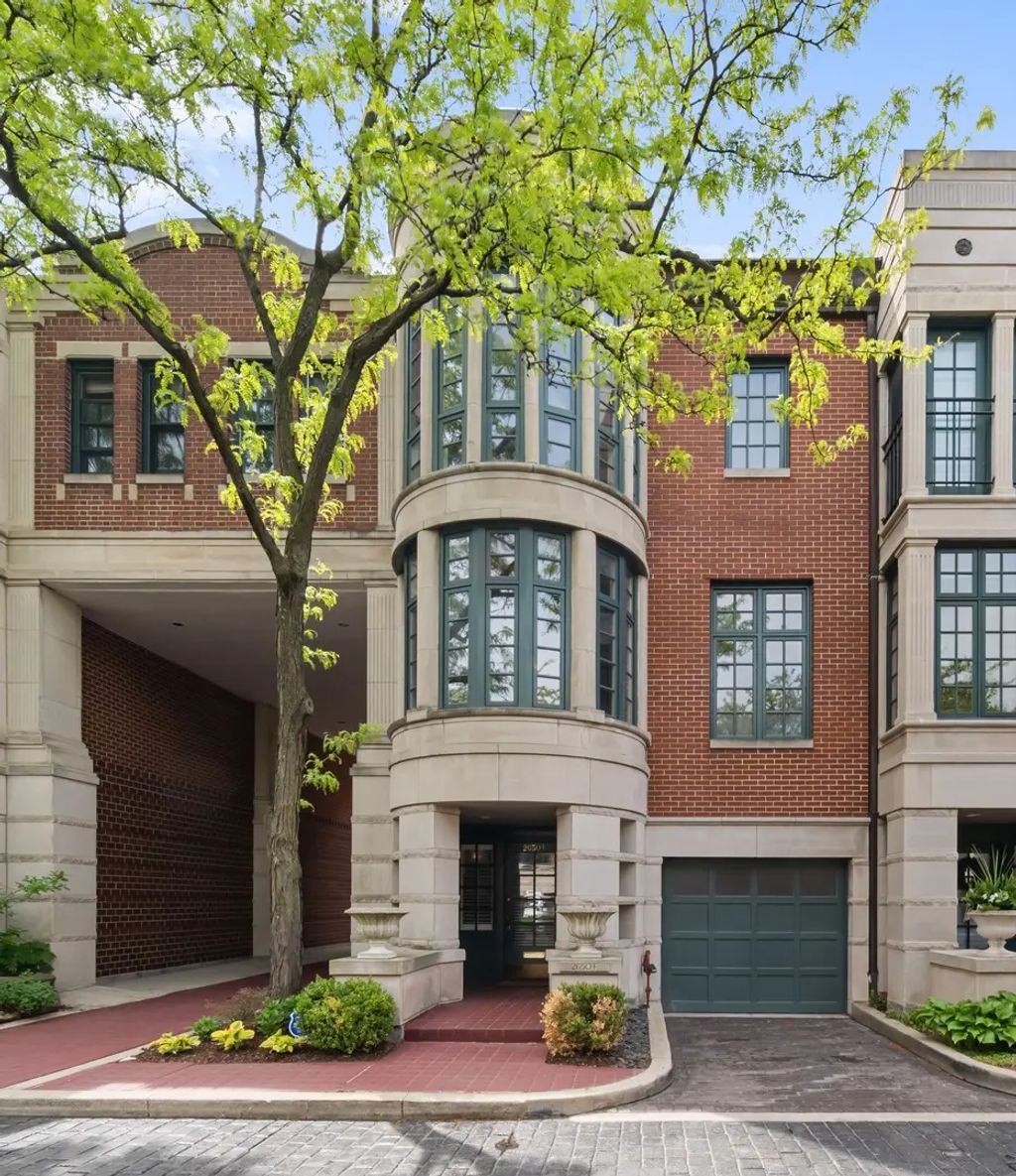 2650 N Southport Avenue F, Chicago
