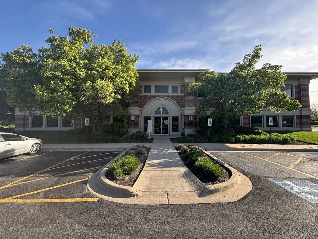 480 E Roosevelt Road, West Chicago