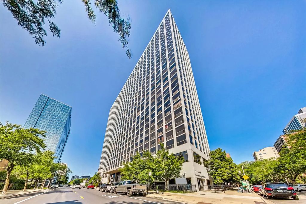 4343 N Clarendon Avenue 2717, Chicago, 60613