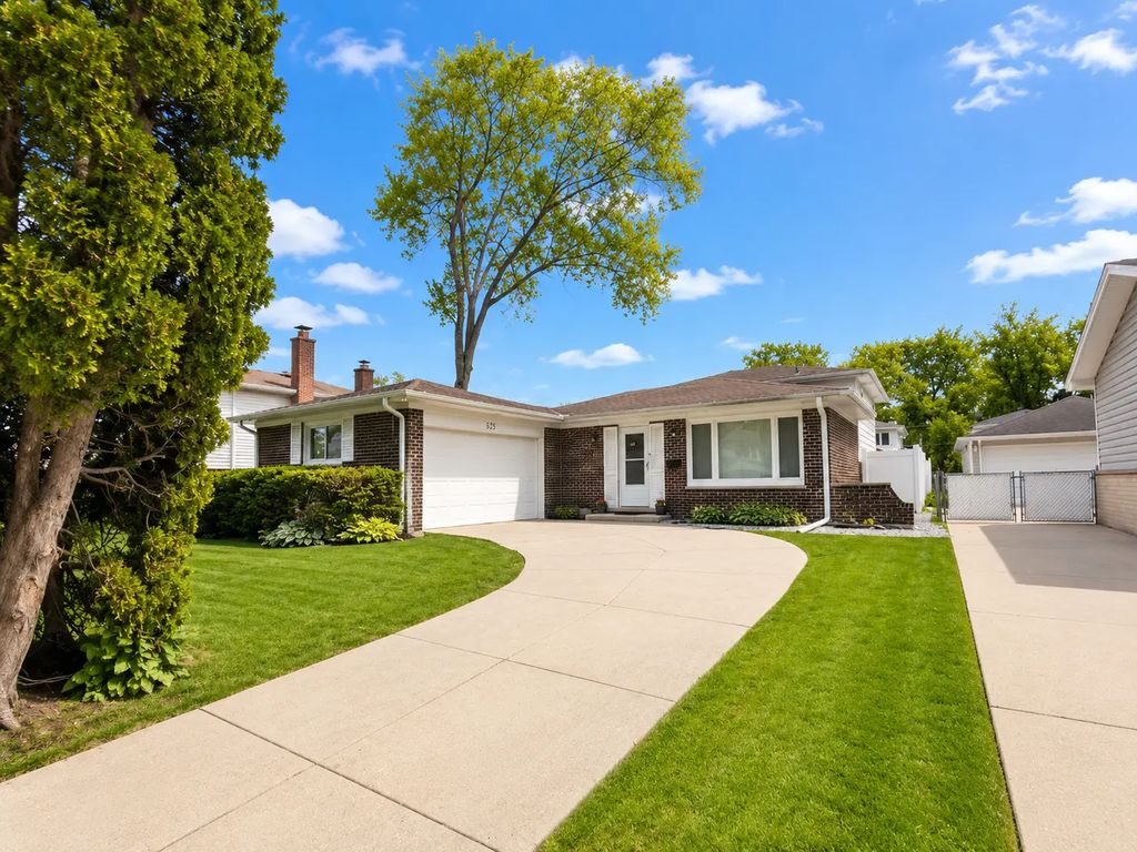 625 Devonshire Drive, Des Plaines