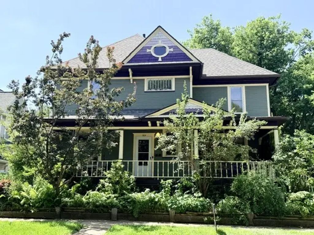 305 W. Illinois Street, Urbana