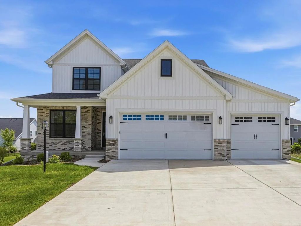 1214 Briarwood Lane, Mahomet