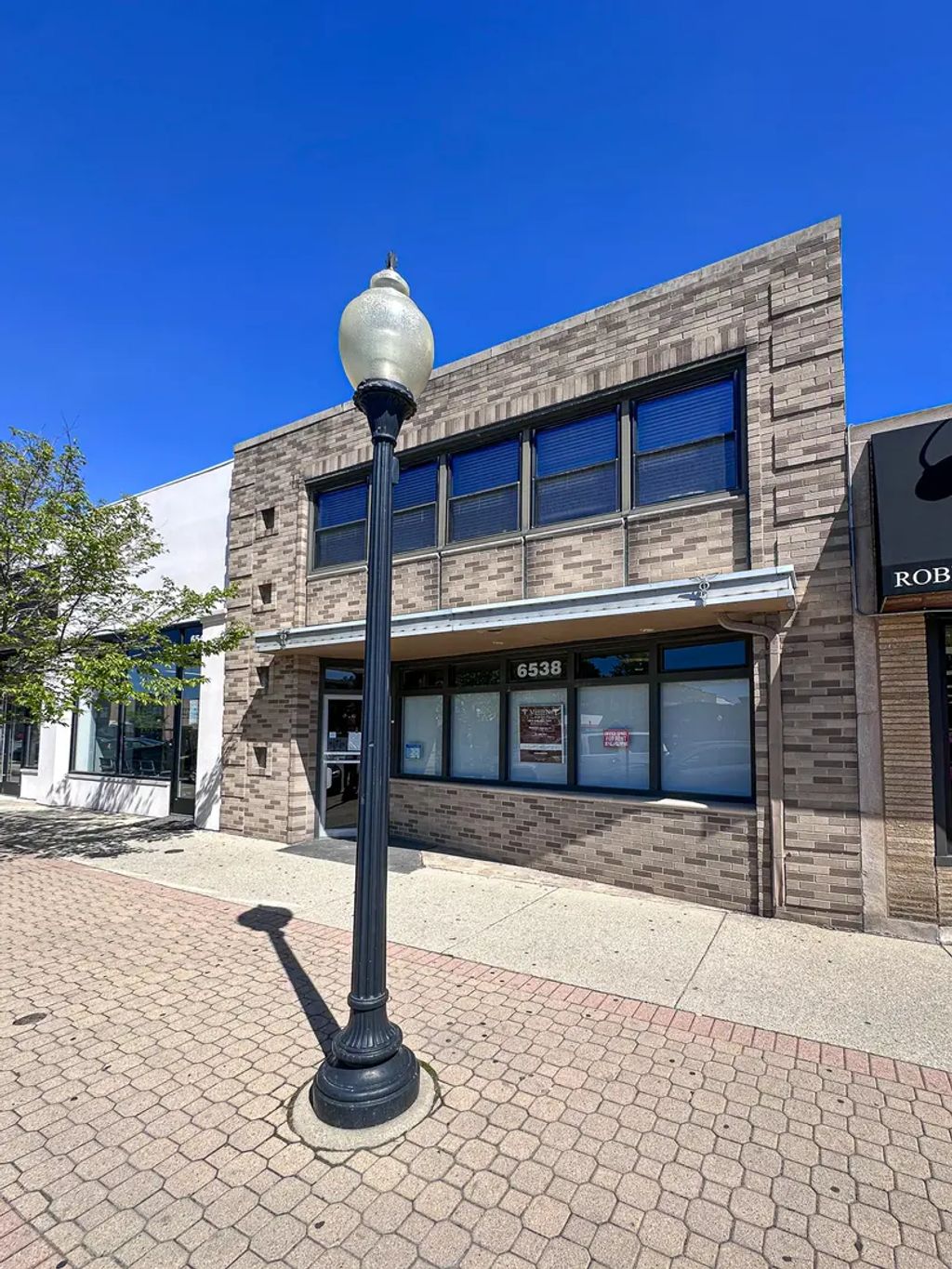 6538 W Cermak Road, Berwyn