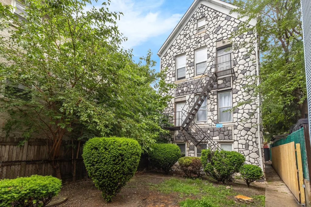 2243 S Sawyer Avenue, Chicago, 60623