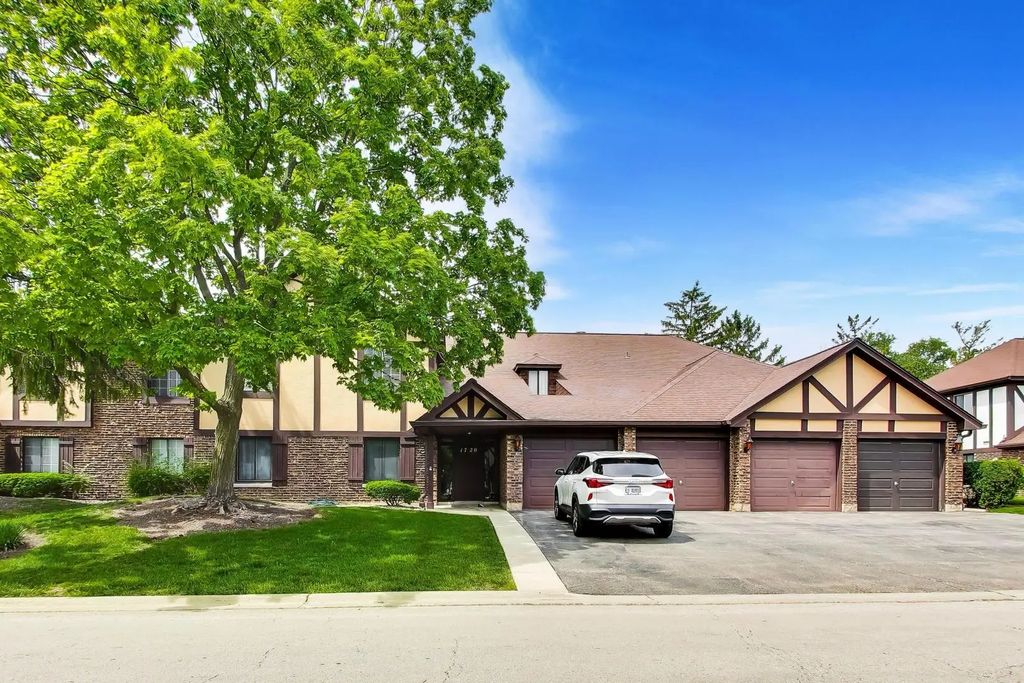 1720 Lakecliffe Drive A, Wheaton