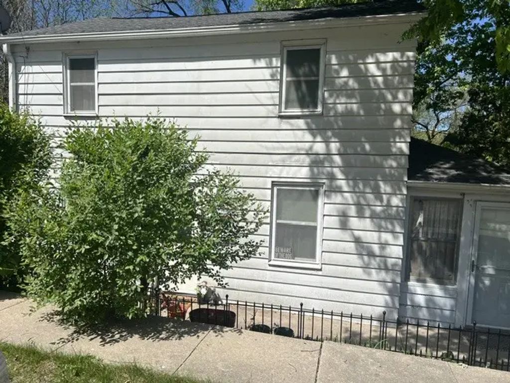 208 N Carroll Street, Mt. Carroll