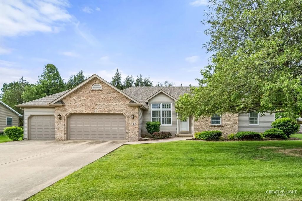 714 E Knights Road, Sandwich