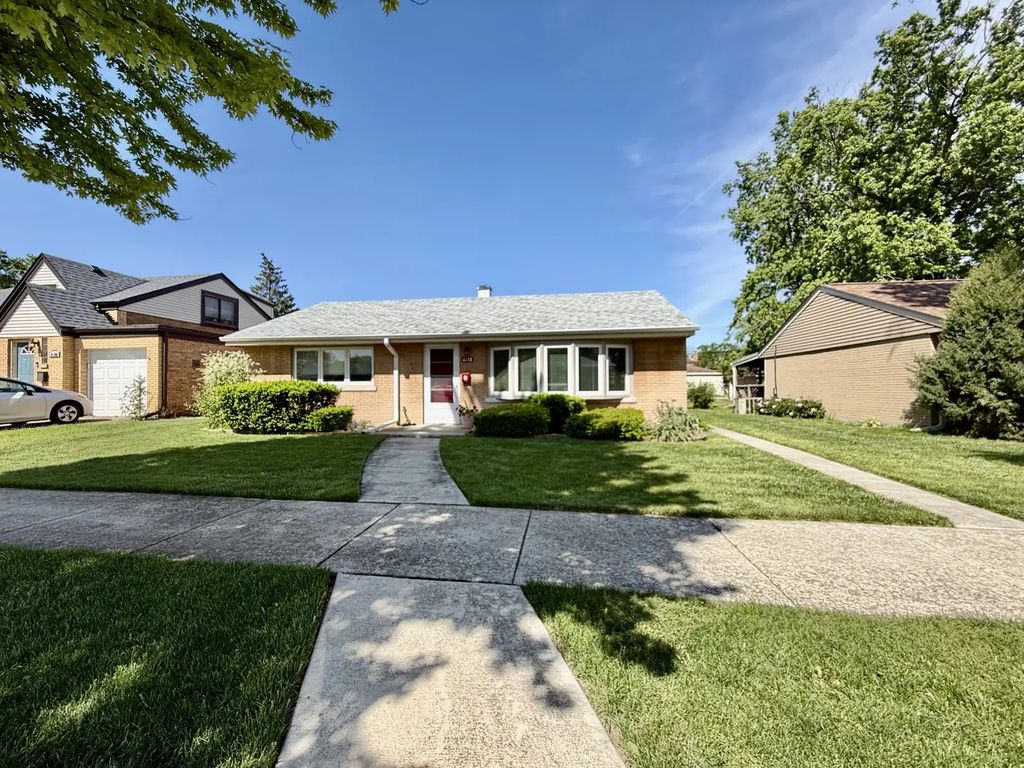 4138 Custer Avenue, Brookfield