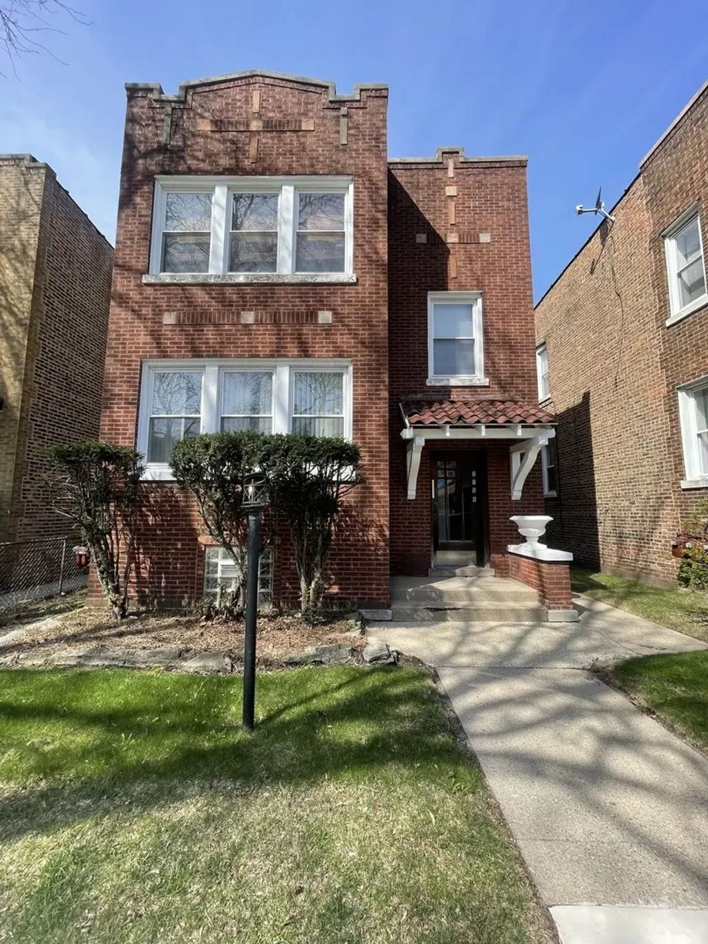 7706 S Saint Lawrence Avenue, Chicago