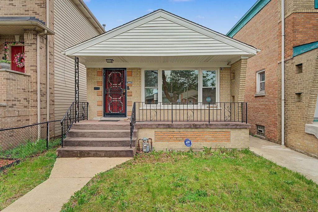 9256 S Calumet Avenue, Chicago