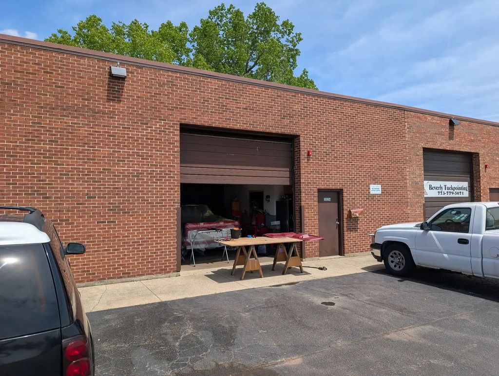3226 Wireton Road W, Blue Island