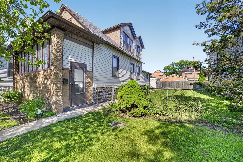 135 N 16th Avenue, Melrose Park