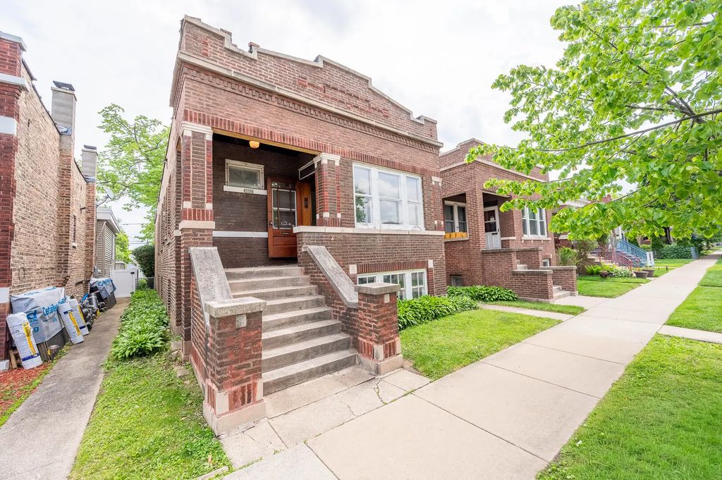 2323 Highland Avenue, Berwyn