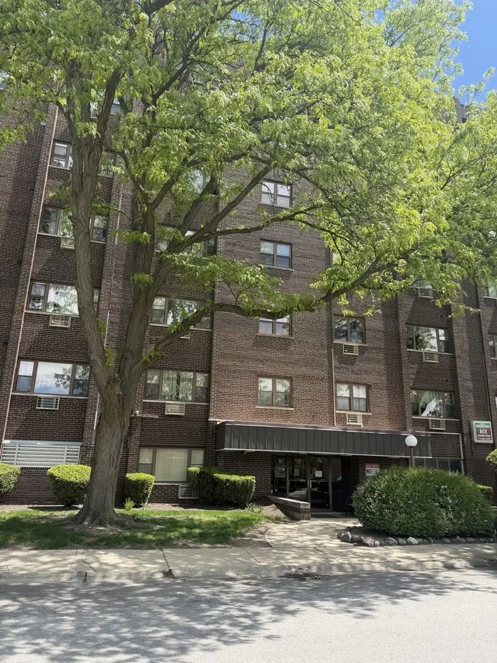 4600 N Cumberland Avenue 1, Chicago, 60656
