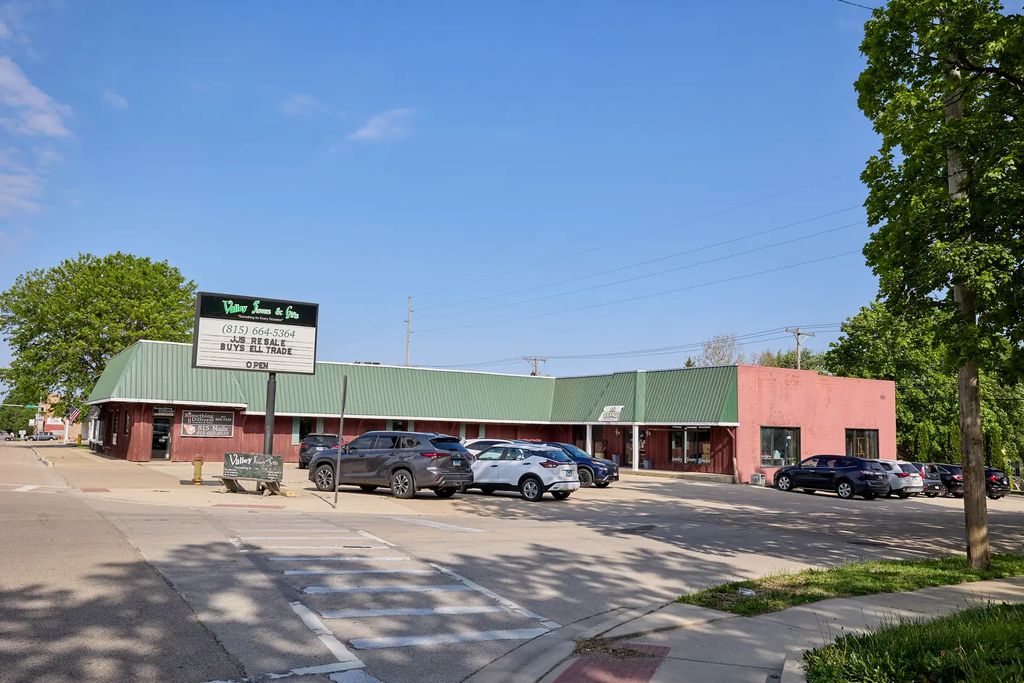 130 E Dakota Street, Spring Valley