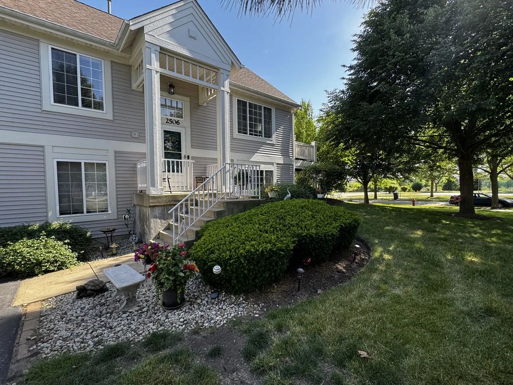 2506 Hatfield Court, Elgin