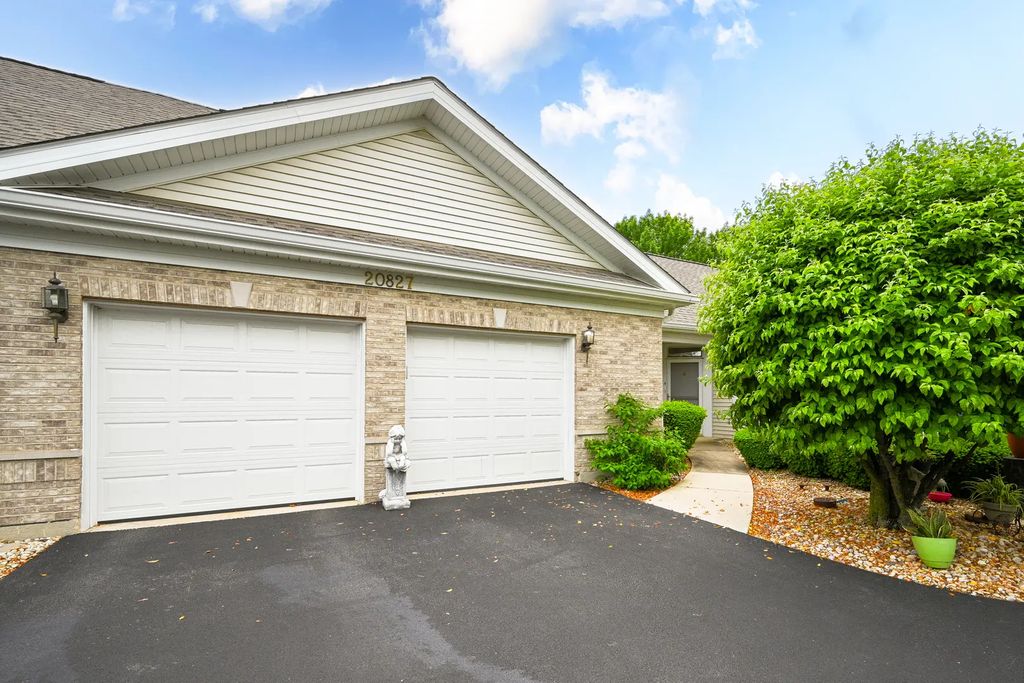 20827 W Honeysuckle Court, Plainfield