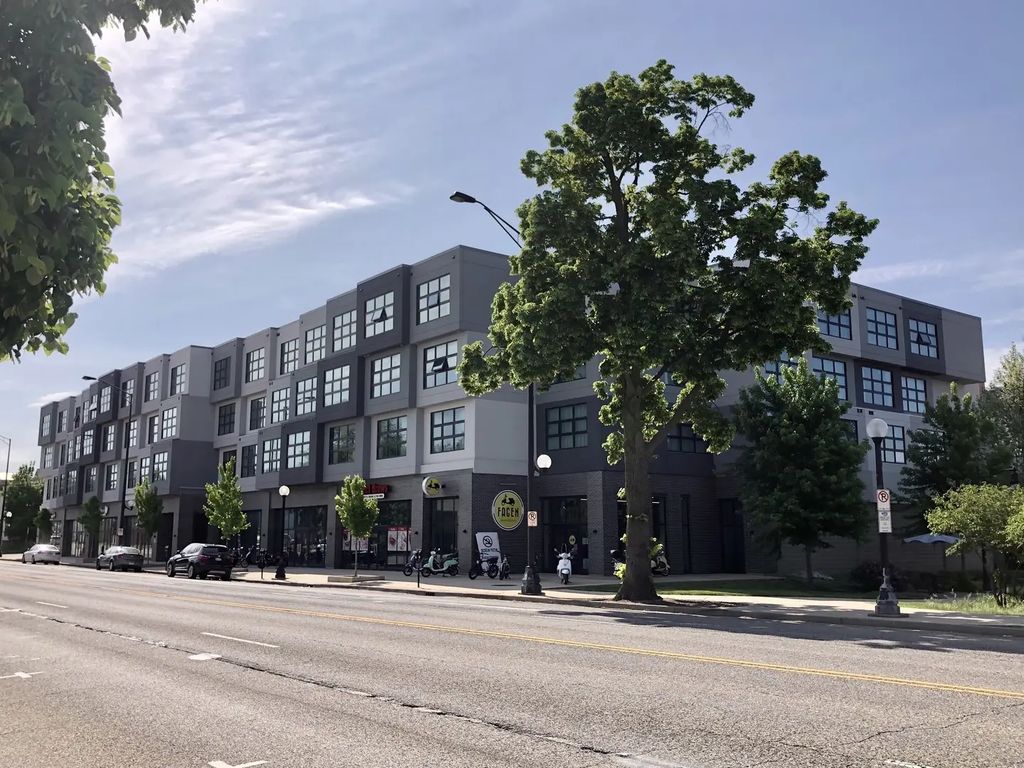 209 E University Avenue H, Champaign