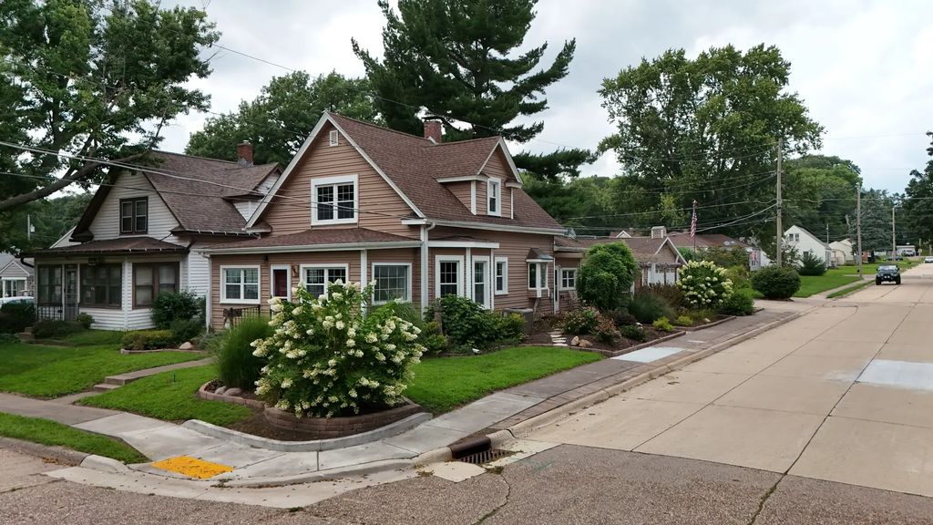 940 Jones Street, Bettendorf