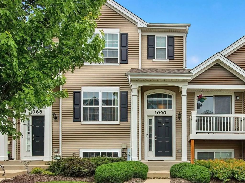1090 Piccolo Lane, Volo