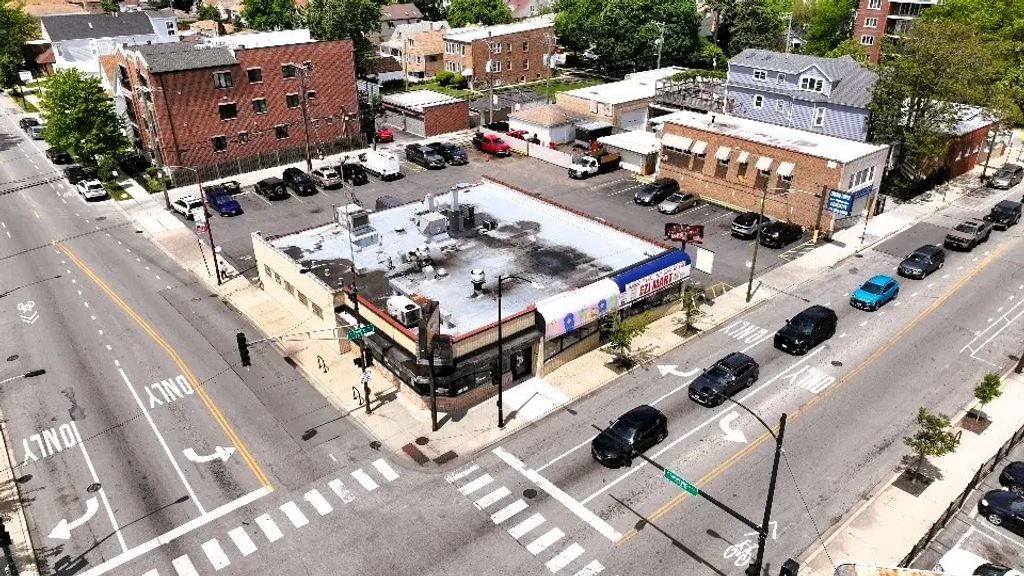 4800 N Central Avenue, Chicago