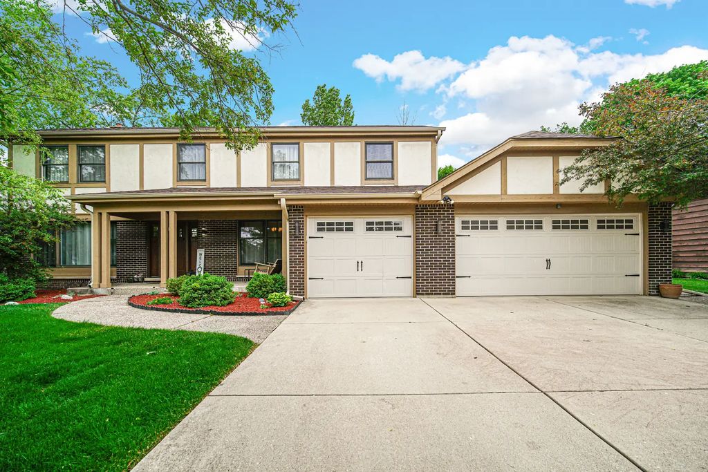 3818 Russett Lane, Northbrook