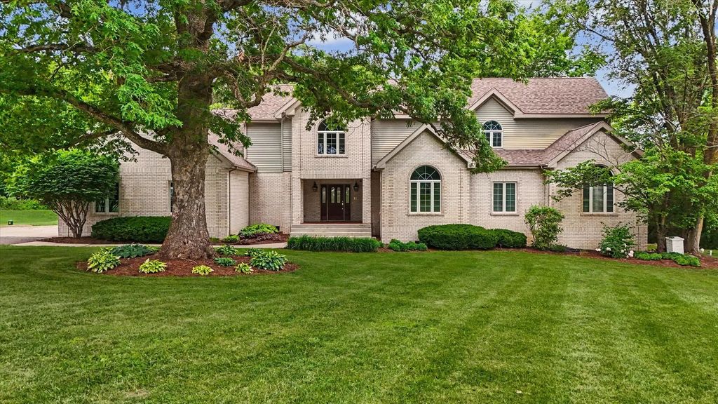 588 B County Road 2400 N, Dewey