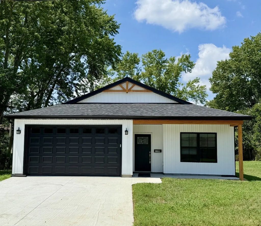 1108 Midway Court, Marion