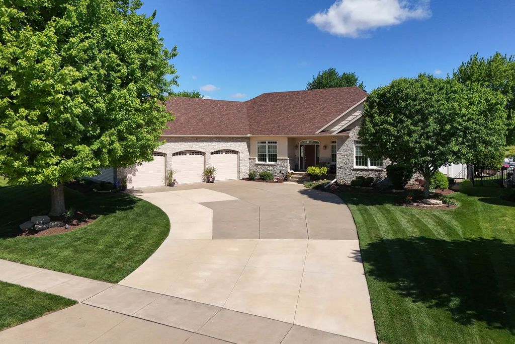 920 Rustic View Court, Eldridge
