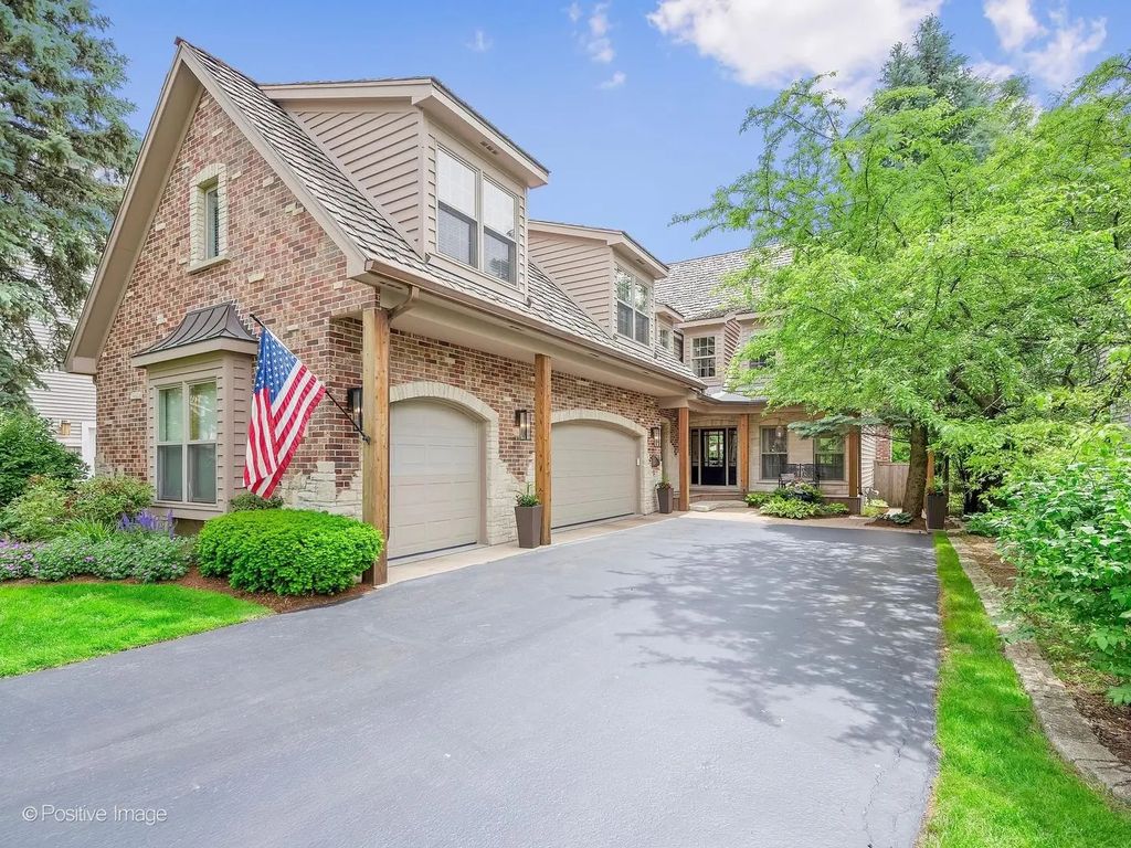 325 Ruby Street, Clarendon Hills