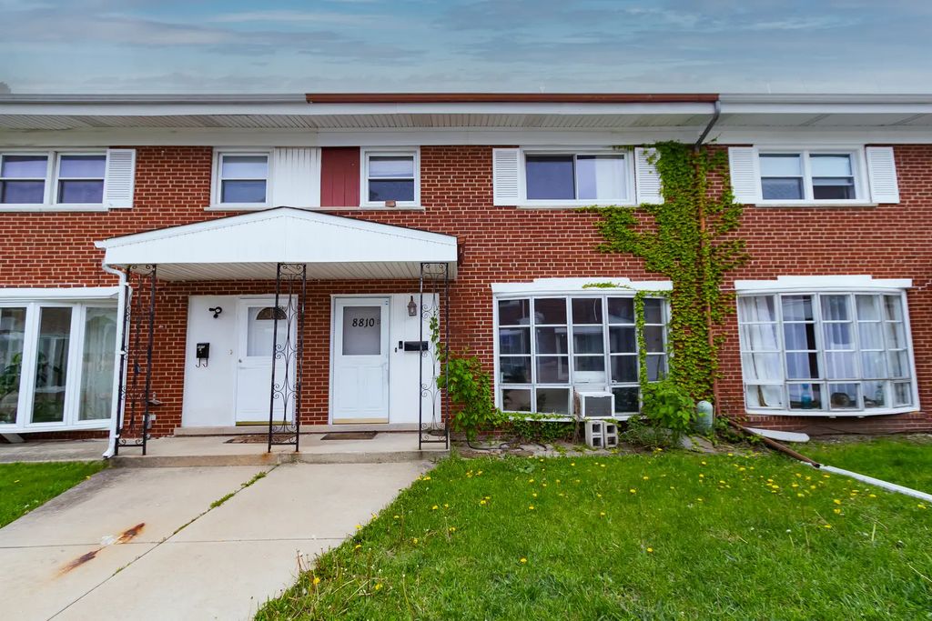 8810 Robin Drive D, Des Plaines