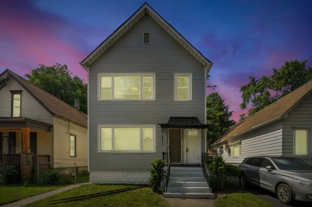 307 E 136th Place, Chicago
