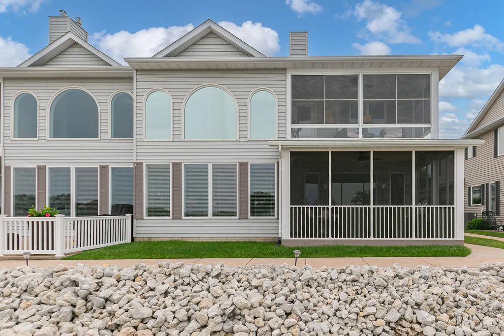 19 Villa Drive, Hampton
