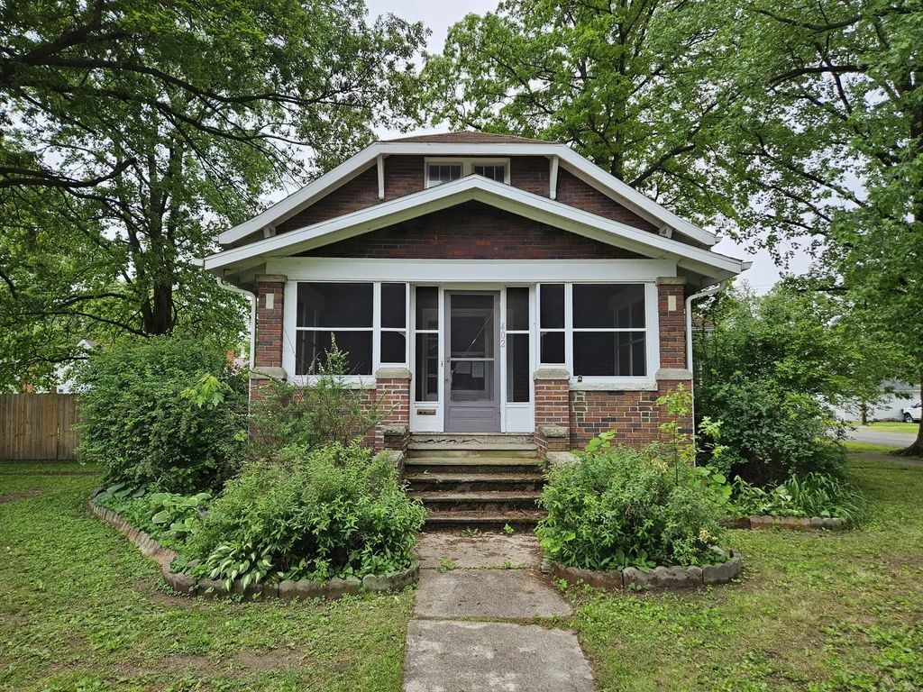 402 E 5th Street, Flora