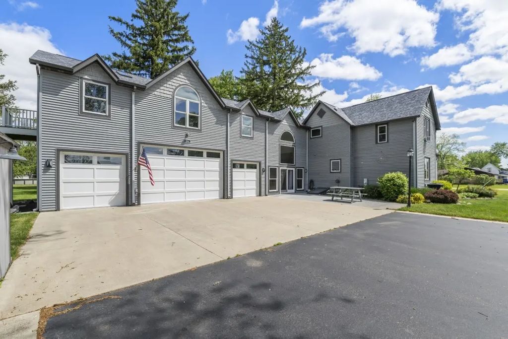 204 Freemont Street, Durand