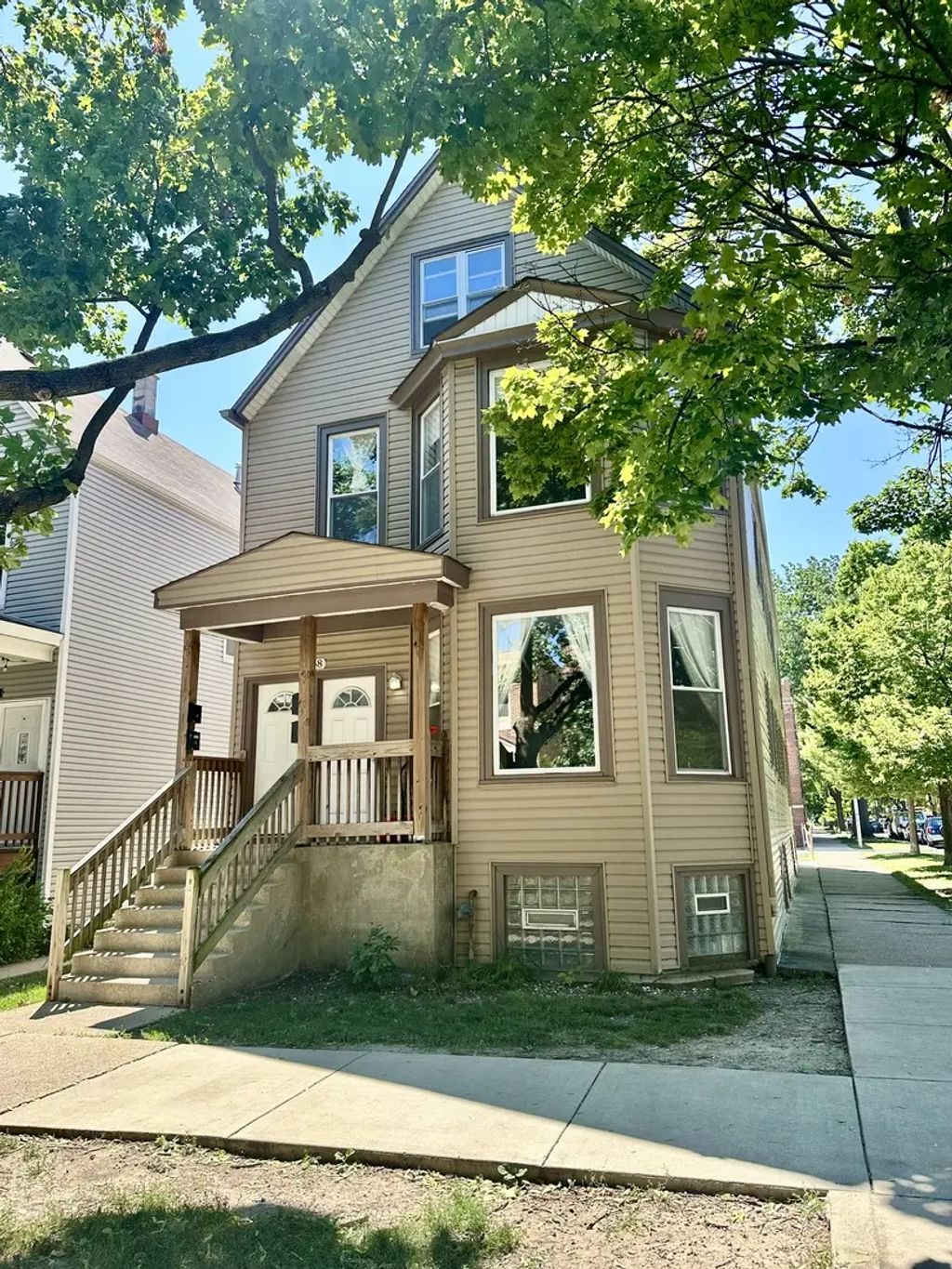 3258 N Ridgeway Avenue, Chicago, 60618